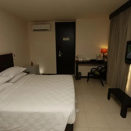 East Hotel-3